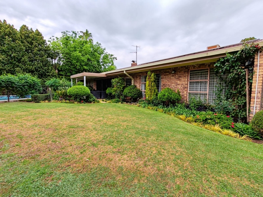 4 Bedroom Property for Sale in Van Der Hoff Park North West